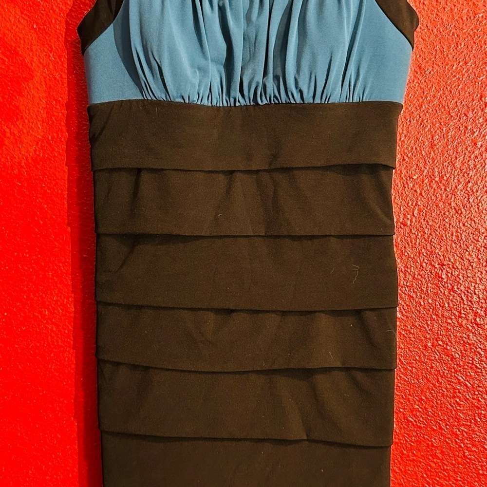 Enfocus Studio Black and Blue Strapless Ruched Cocktail Dress, size 10